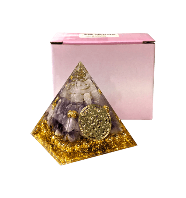 Piramide di orgonite, cristallo di rocca & pentacolo del fiore della vita di ametista