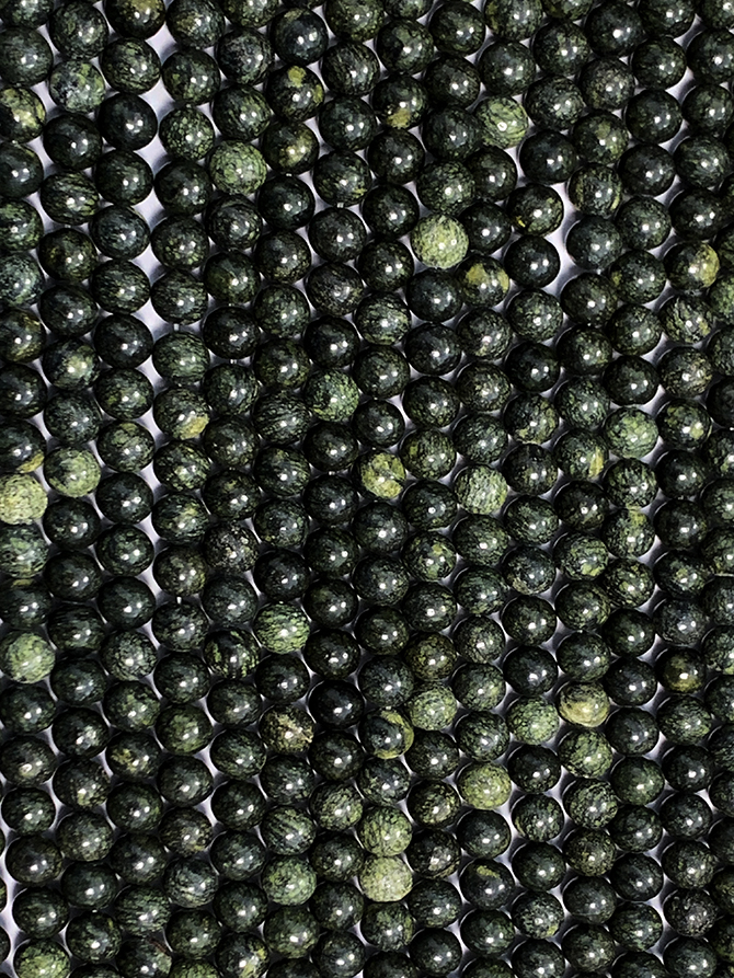 Perline di Serpentino Peru da 6mm su filo da 40cm