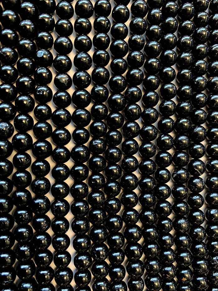 Perline di tormalina nera A da 5-6mm su filo da 40cm