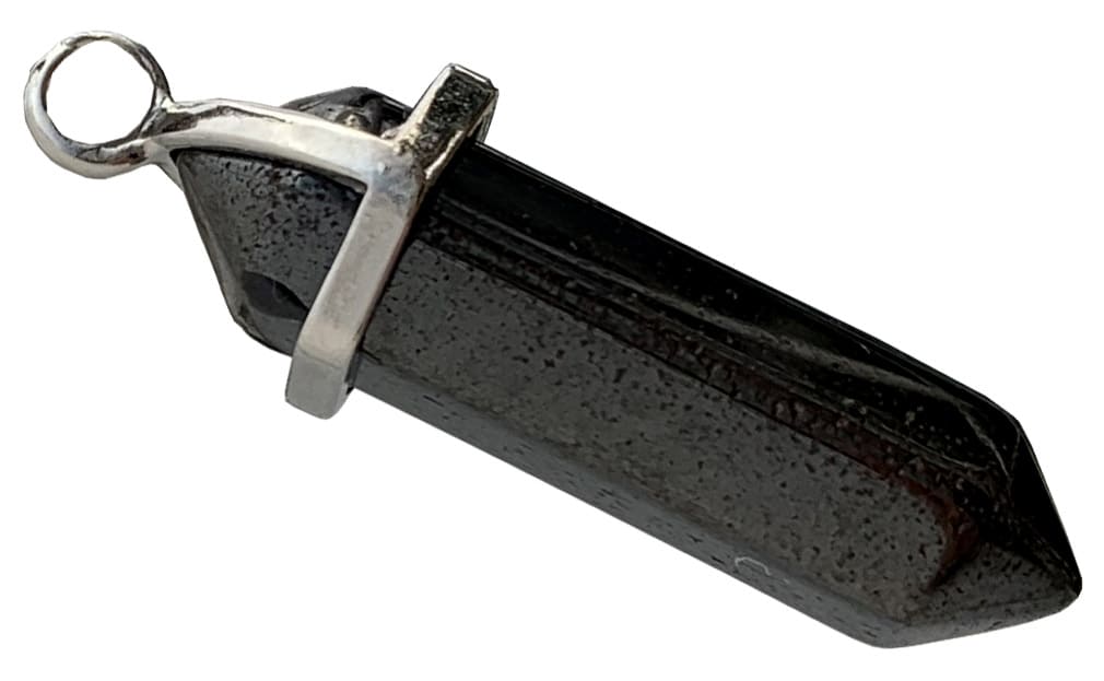 Ematite e pendente conico in metallo