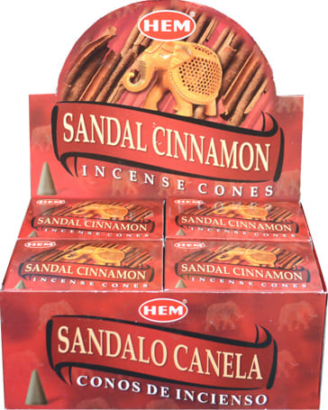 Coni di cannella con sandalo di incenso