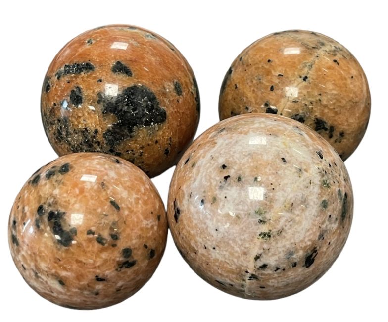 4 sfere di Calcite arancio lucido 1,852kg