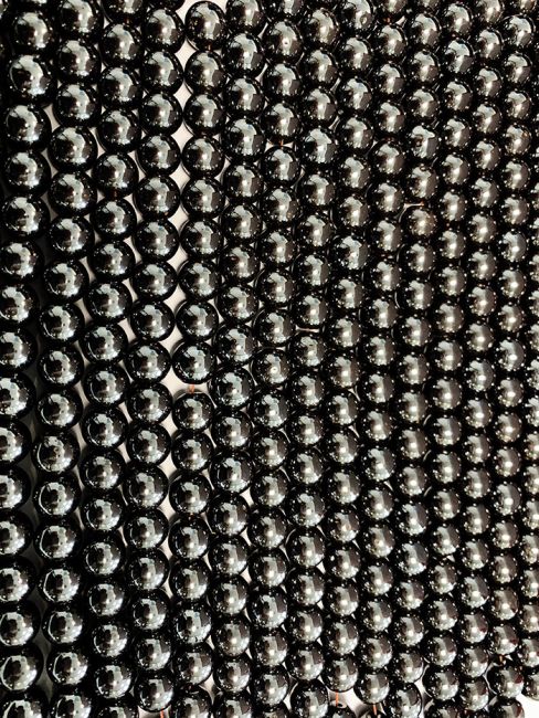 Perle di ematite da 4mm su filo da 40 cm