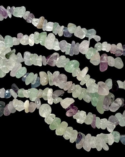 Fluorite multicolore A chips 3-8mm su un filo di 80cm