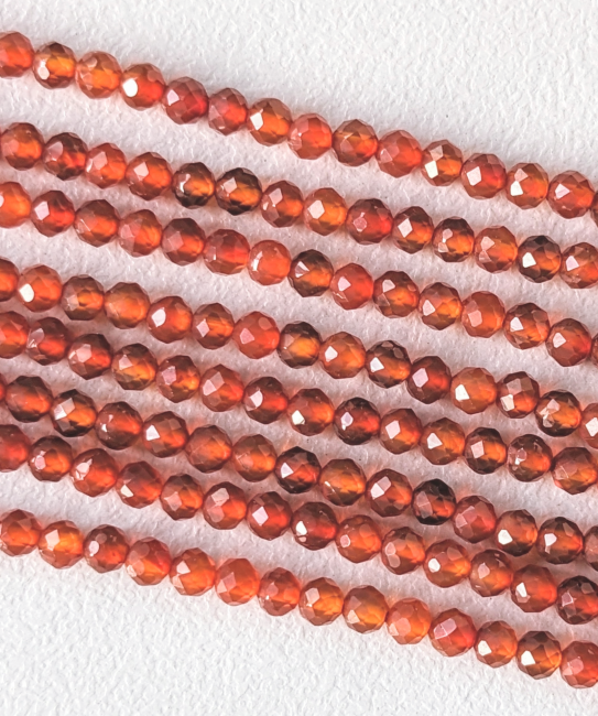 Perline sfaccettate di agata rossa A da 3 mm su filo da 40 cm
