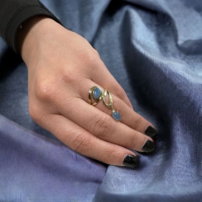 Anello regolabile in bronzo con pietre semipreziose