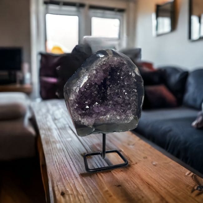 Geode di ametista del Perù AA sulla base