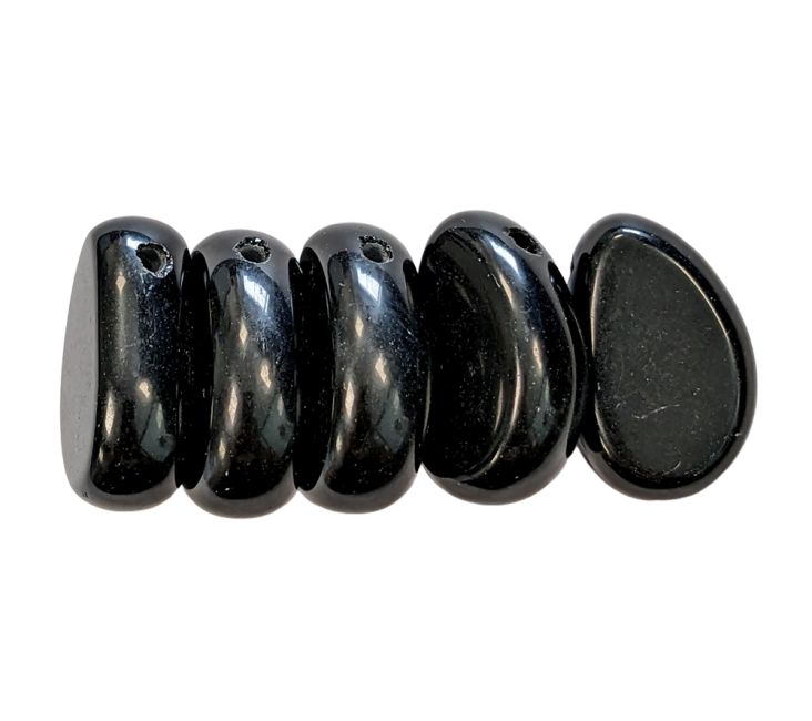 Ciondolo in pietra arrotolata traforata in ossidiana nera A 20-30 mm x 5
