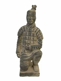 Statua di arciere nero inginocchiato in terracotta, 21 cm