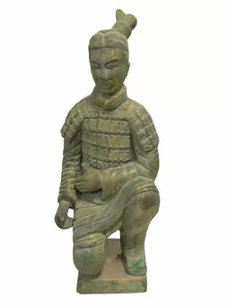 Statua antica colorata di arciere inginocchiato in terracotta 26 cm