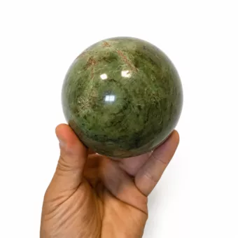 Sfera in serpentino lucidato da 1,040 kg