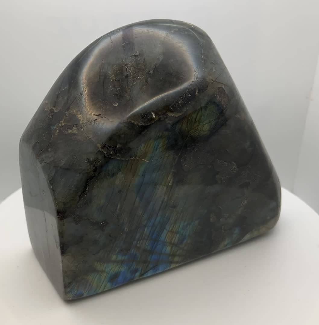Blocco di labradorite lucido 2.998 kg