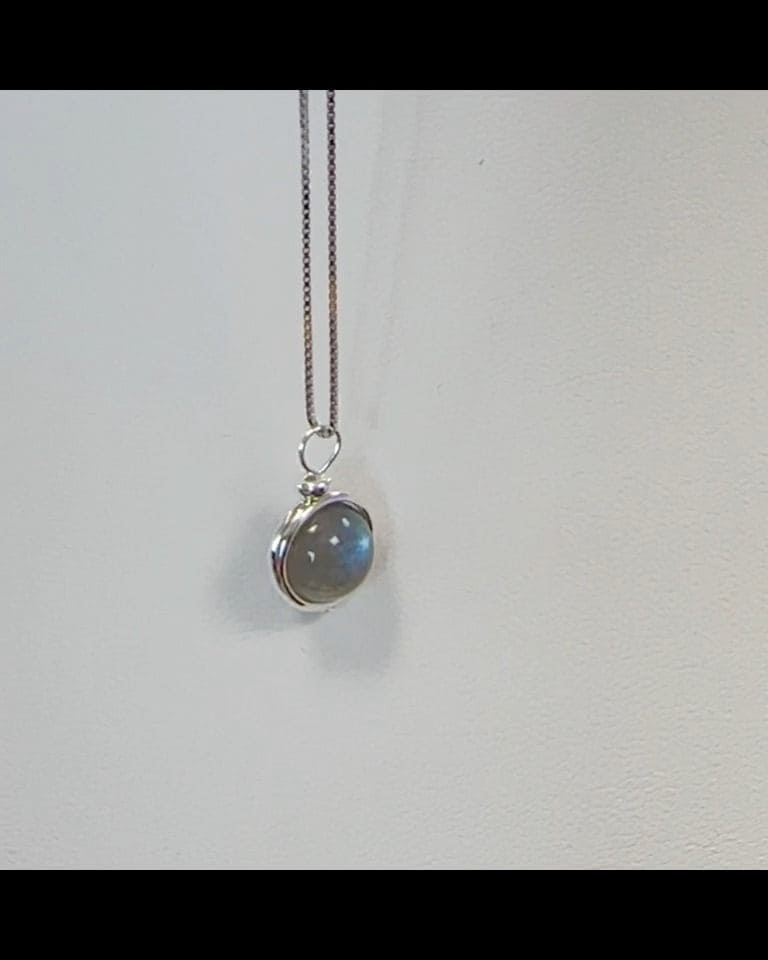 Collana in argento 925 con pendente a sfera in Labradorite AA da 10 mm