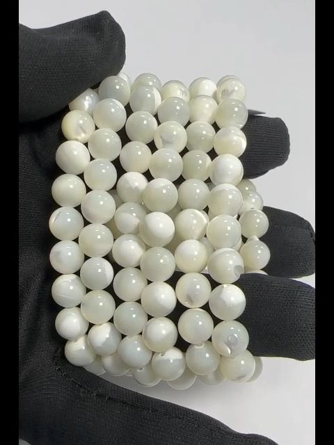 Bracciale in madreperla bianca con perline da 8 mm
