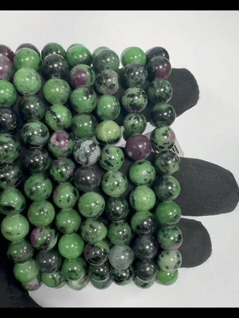 Bracciale Zoisite con rubini A perle da 8-9 mm