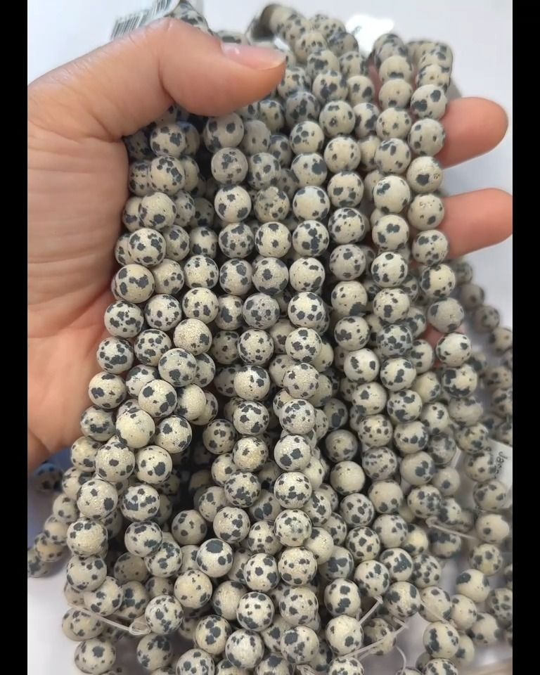 Perline opache di diaspro dalmata 8 mm su un filo di 40 cm