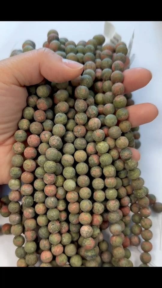 Perle opache Unakite 8 mm su un filo di 40 cm